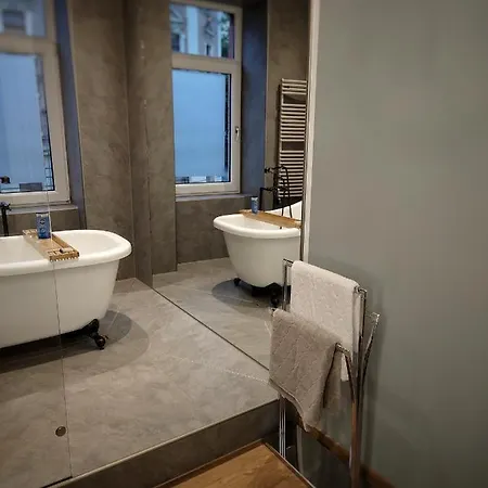 Flat In Neo Country Style Aus Gruenderzeit Bis 6 Person Apartament