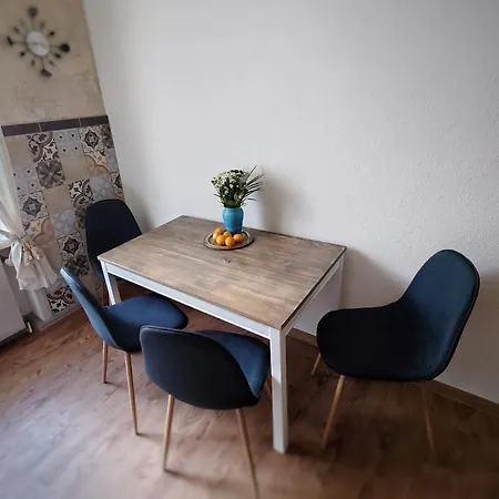 Flat In Neo Country Style Aus Gruenderzeit Bis 6 Person Apartament Lipsk