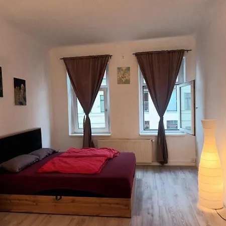 Flat In Neo Country Style Aus Gruenderzeit Bis 6 Person Apartament Lipsk