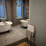 Flat In Neo Country Style Aus Gruenderzeit Bis 6 Person Lägenhet