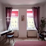 Flat In Neo Country Style Aus Gruenderzeit Bis 6 Person Lägenhet