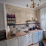 Flat In Neo Country Style Aus Gruenderzeit Bis 6 Person Lägenhet