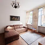 Flat In Neo Country Style Aus Gruenderzeit Bis 6 Person Lägenhet Leipzig
