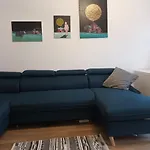 Flat In Neo Country Style Aus Gruenderzeit Bis 6 Person Lägenhet *