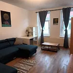 Flat In Neo Country Style Aus Gruenderzeit Bis 6 Person Lägenhet Leipzig