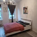 Flat In Neo Country Style Aus Gruenderzeit Bis 6 Person Leipzig