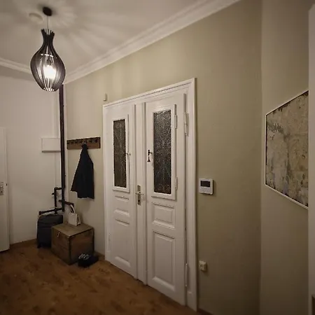 Flat In Neo Country Style Aus Gruenderzeit Bis 6 Person Leipzig