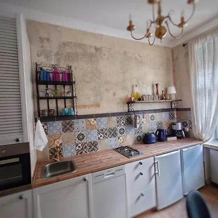 Flat In Neo Country Style Aus Gruenderzeit Bis 6 Person Apartamento