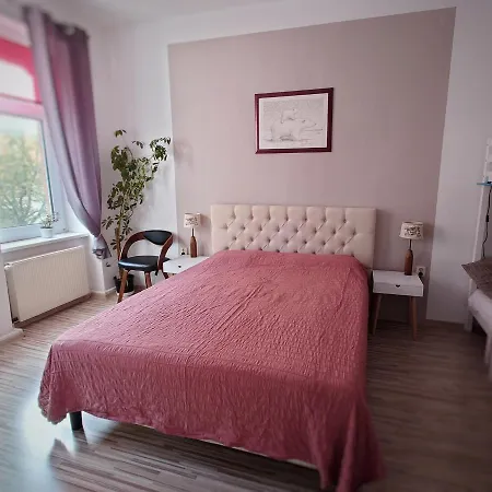 Apartamento Flat In Neo Country Style Aus Gruenderzeit Bis 6 Person