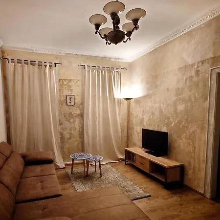 Flat In Neo Country Style Aus Gruenderzeit Bis 6 Person Leipzig