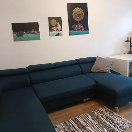 Appartement Flat In Neo Country Style Aus Gruenderzeit Bis 6 Person