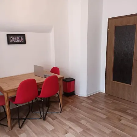 Flat In Neo Country Style Aus Gruenderzeit Bis 6 Person Leipzig