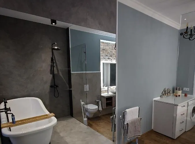 Διαμέρισμα Flat In Neo Country Style Aus Gruenderzeit Bis 6 Person *