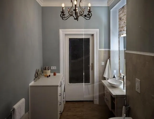 Διαμέρισμα Flat In Neo Country Style Aus Gruenderzeit Bis 6 Person Λειψία