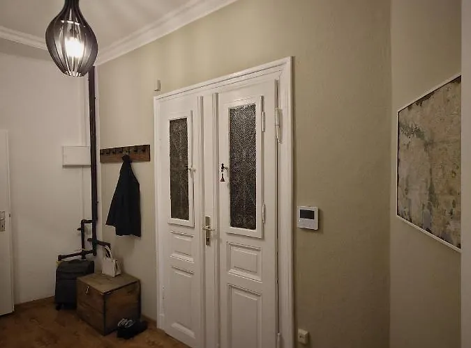 Flat In Neo Country Style Aus Gruenderzeit Bis 6 Person Λειψία