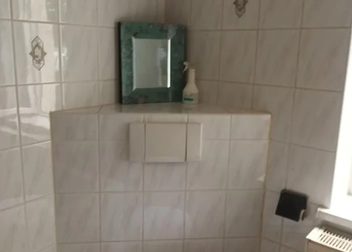 Διαμέρισμα Flat In Neo Country Style Aus Gruenderzeit Bis 6 Person Λειψία
