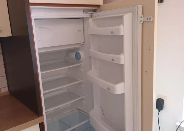 Flat In Neo Country Style Aus Gruenderzeit Bis 6 Person Λειψία